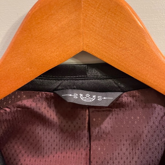 West End Burgundy 1-Button Shawl Tuxedo (2-Piece Set) - Picture 4 of 7